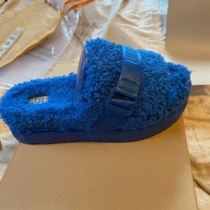 UGG platform open toe slippers/shoes